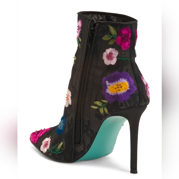 🖤🔹️Betsey Johnson🔹️ ANITA BLACK MULTI FLORAL Bootie - Picture 4 of 6